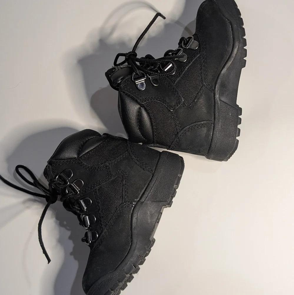 🖤 Timberland Black Leather Toddler Boots (Size 7)